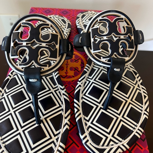 Tory Burch MILLER SANDAL, METALLIC LEATHER - Picture 2 of 13